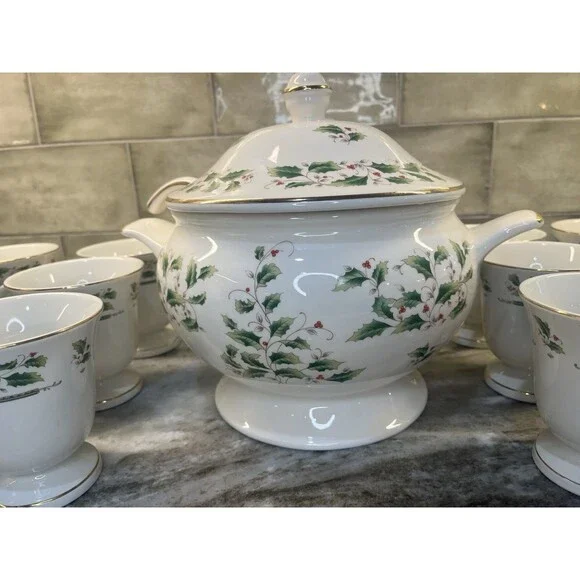 Vintage Royal Limited Holly Holiday Soup TUREEN w/Lid & Ladle AND 12 Cups Berry